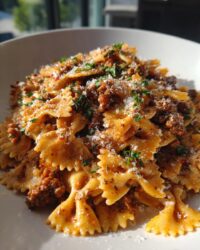 creamy beef and bowtie pasta
