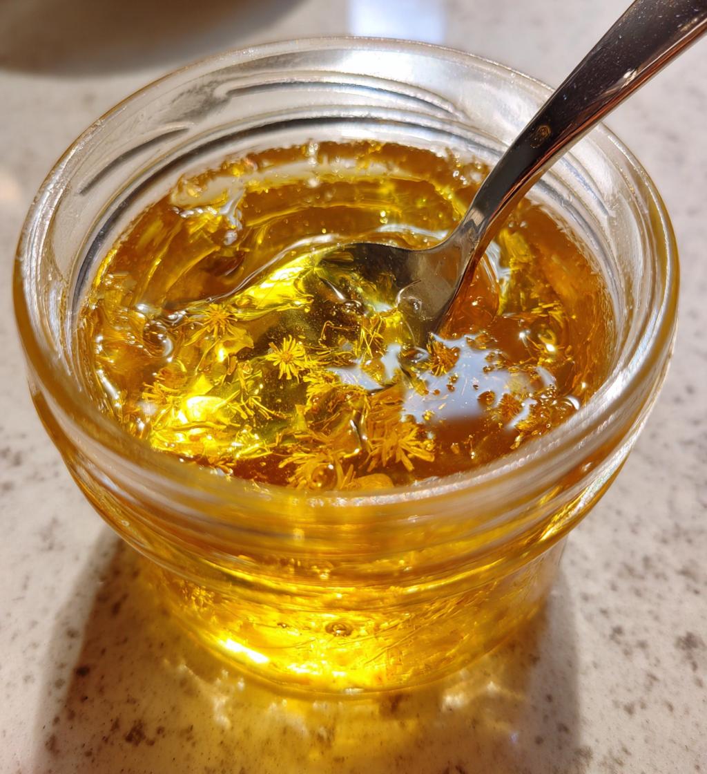 Old-Fashioned Dandelion Jelly - detail 1