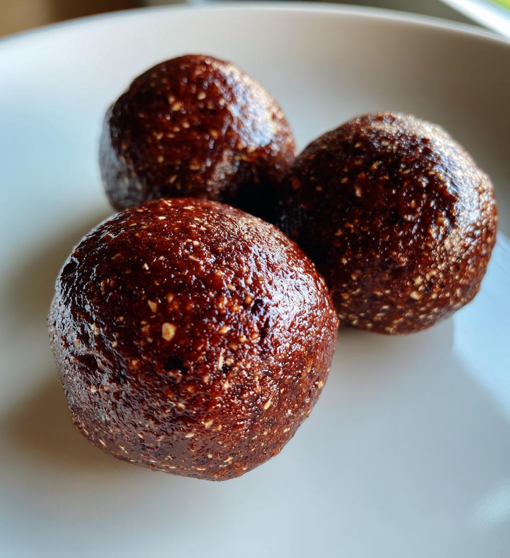 chocolate protein bliss balls - detail 1