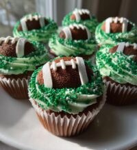easy football cupcakes