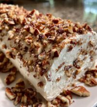 nanas 3 ingredient pecan log