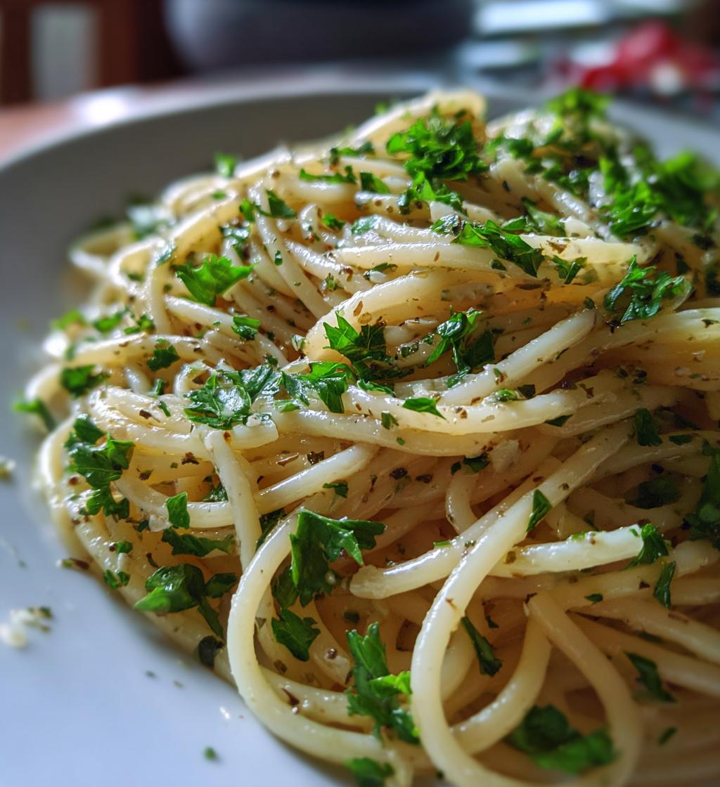 garlic butter noodles - detail 1