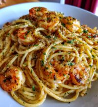 spaghetti with shrimp in cream sauce