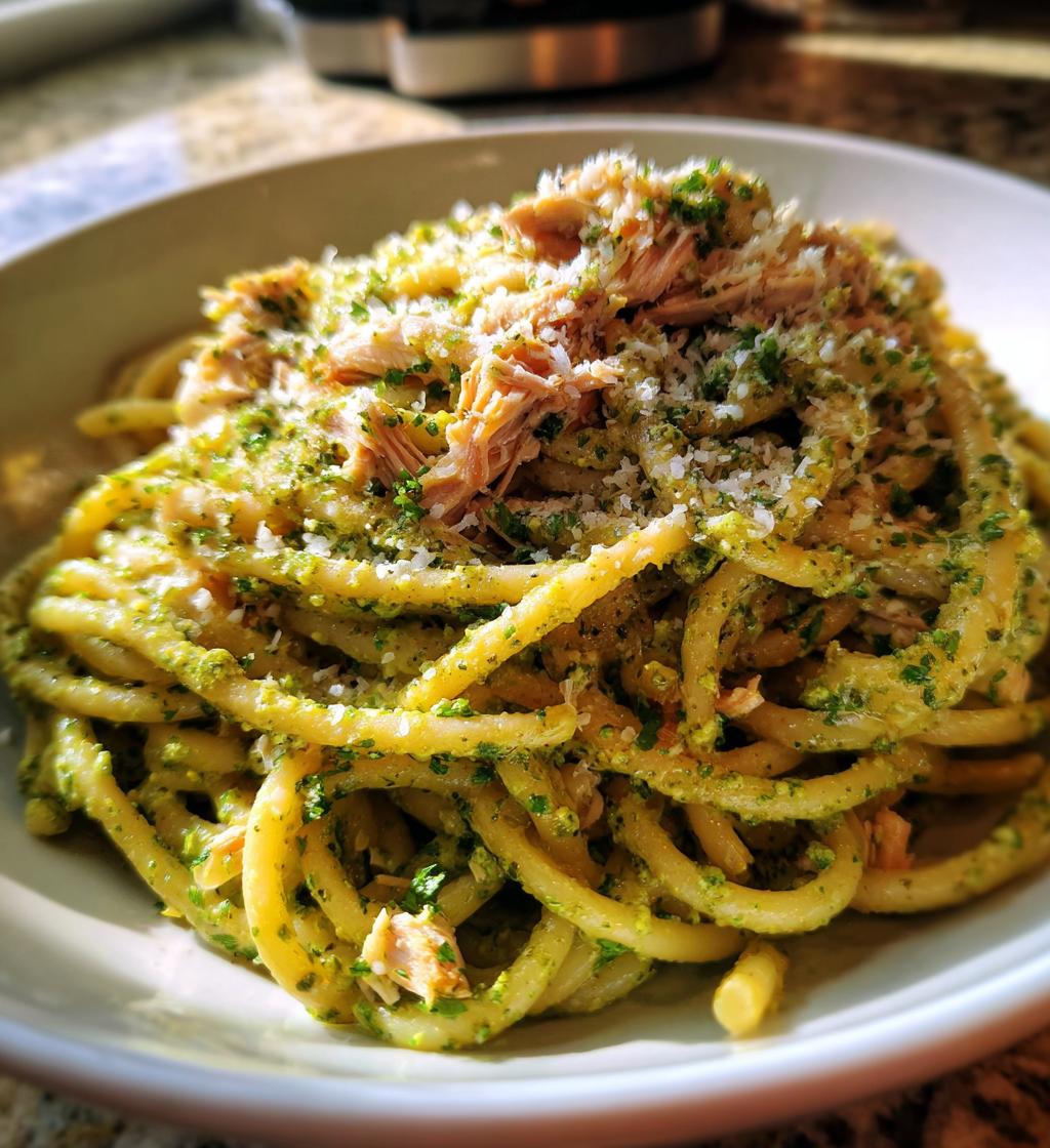 creamy tuna pesto pasta - detail 1