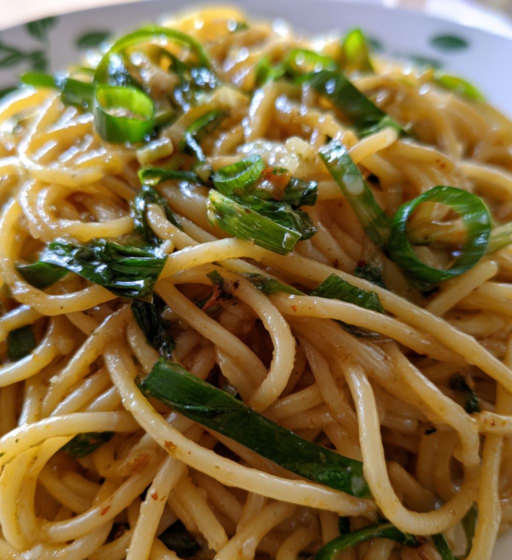 garlic noodles - detail 1