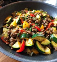 mediterranean ground beef and veggie stir fry