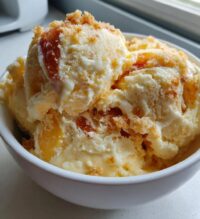 peach cobbler ice cream