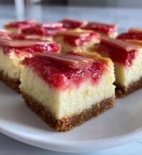 rhubarb cheesecake squares