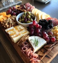 charcuterie board thanksgiving easy