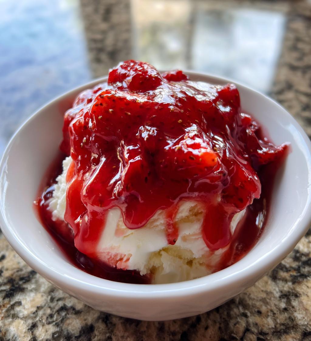 homemade strawberry sauce strawberry topping