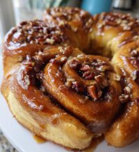 sticky bun breakfast ring