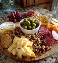 thanksgiving charcuterie board ideas simple
