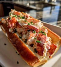 connecticut lobster roll