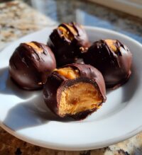 healthy peanut butter buckeyes