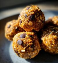 oatmeal peanut butter protein balls