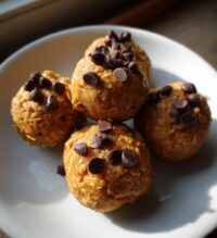 peanut butter oatmeal balls