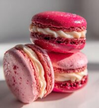 valentine macarons